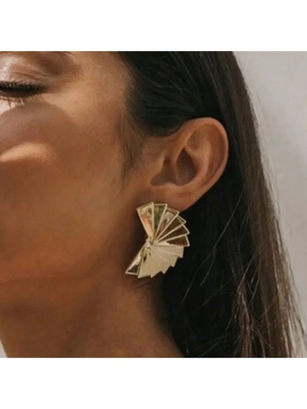 Fan Earrings Q189